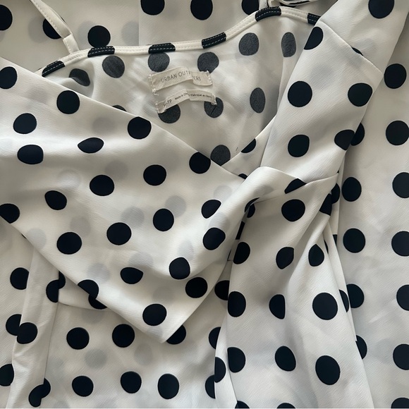 UO Kelly Surplice Maxi Dress Polka Dot - Picture 3 of 6
